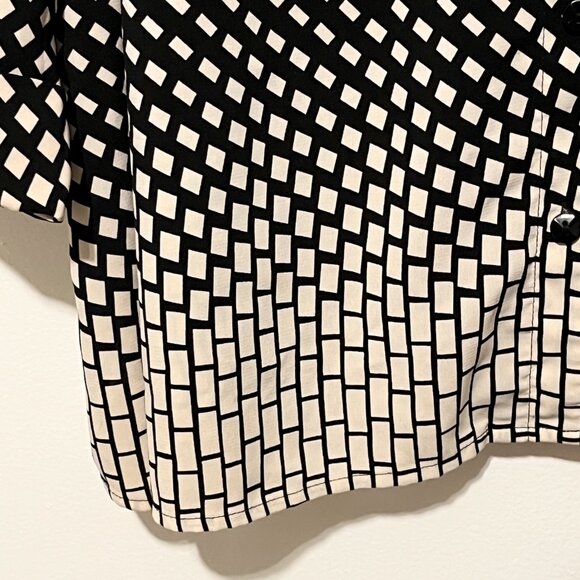 Catherines Womens Button Up Blouse Size 3X Black Geometric Artsy Eclectic Office - Picture 5 of 7